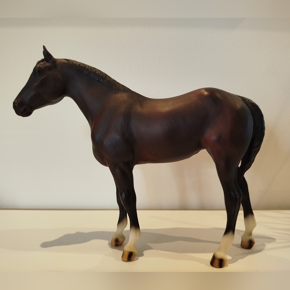 Breyer Thunder Bay Quarter Horse - Traditional Size. Model 927